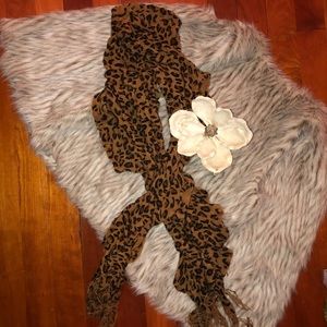 Leopard scarf
